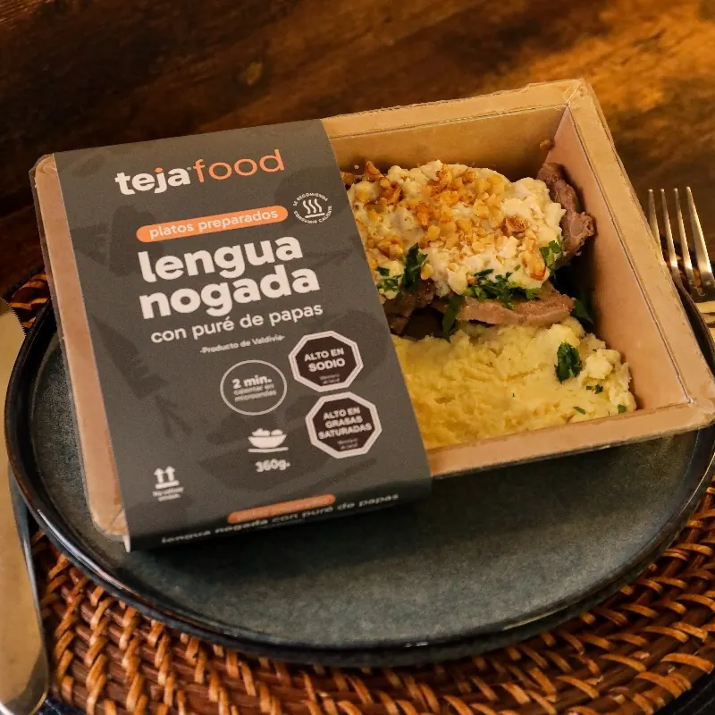 Lengua nogada con puré de papas
